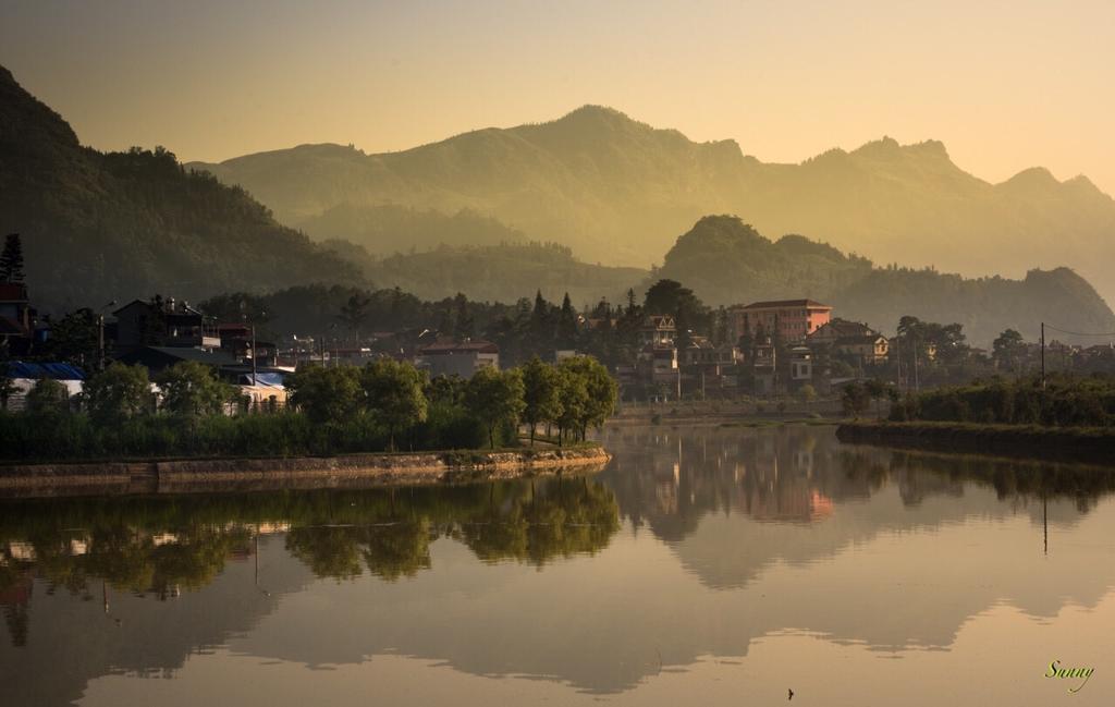 Bac Ha Lake View Hotel Exterior photo