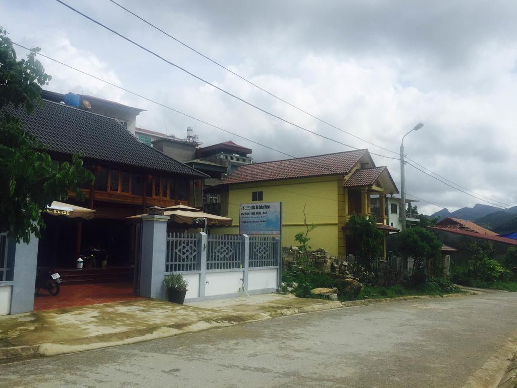 Bac Ha Lake View Hotel Exterior photo